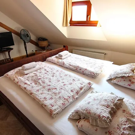 Homestay House Of Roses Kutna Hora